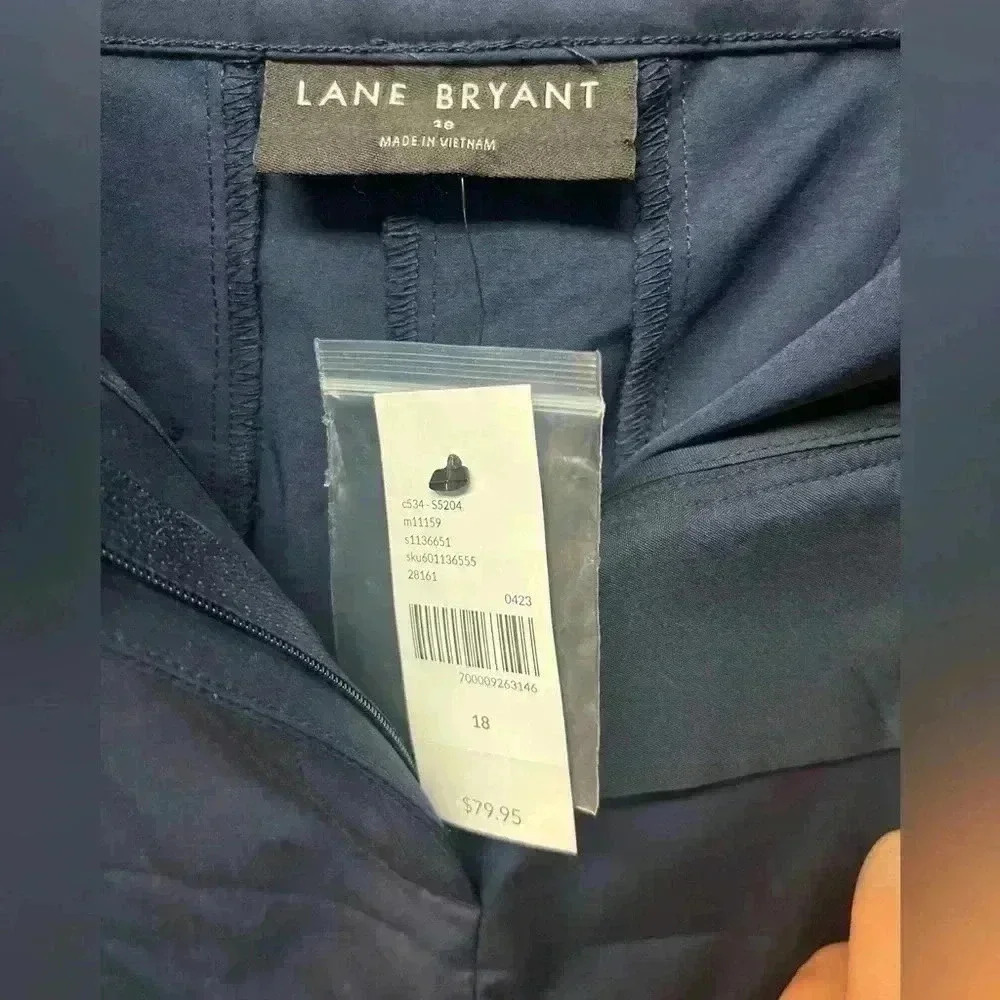 Lane Bryant navy shorts. Size 18 - Picture 3 of 4